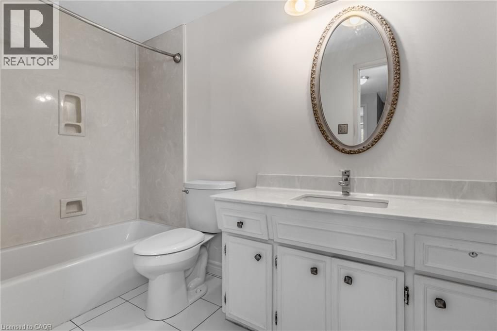 111 MANOR DRIVE Image 25