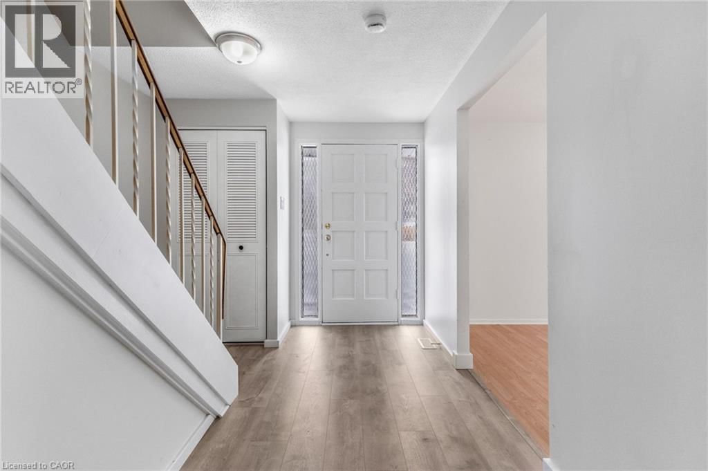 111 MANOR DRIVE Image 3