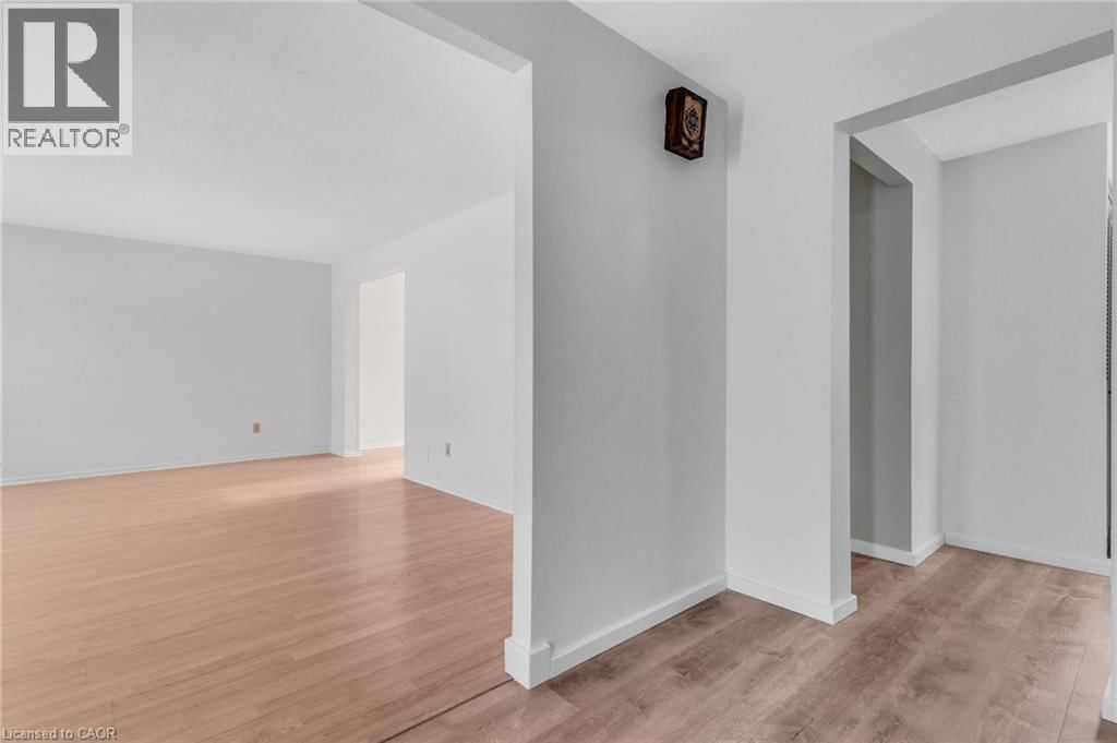 111 MANOR DRIVE Image 6