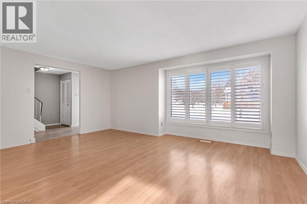 111 MANOR DRIVE Image 9