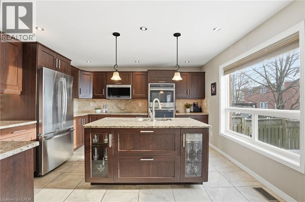 73 RILEY STREET Image 10