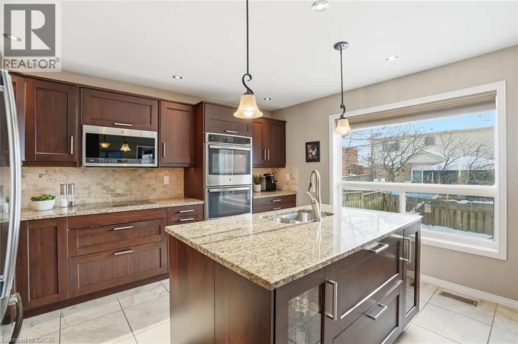 73 RILEY STREET Image 11