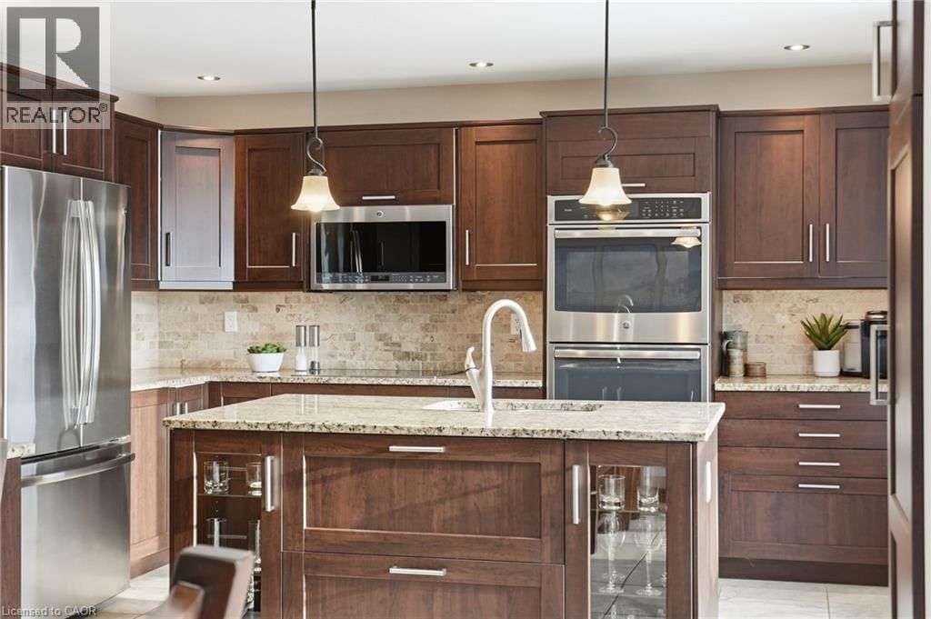 73 RILEY STREET Image 12