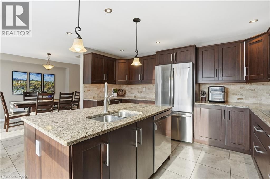 73 RILEY STREET Image 13