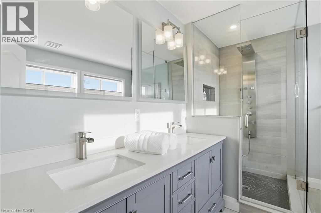 73 RILEY STREET Image 19