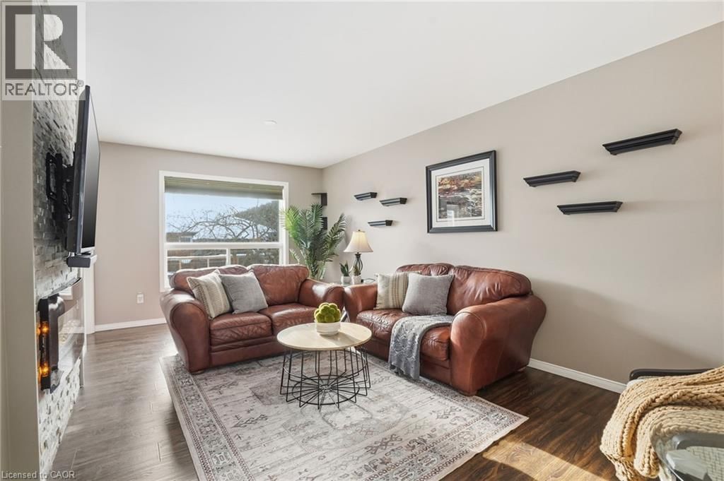 73 RILEY STREET Image 4