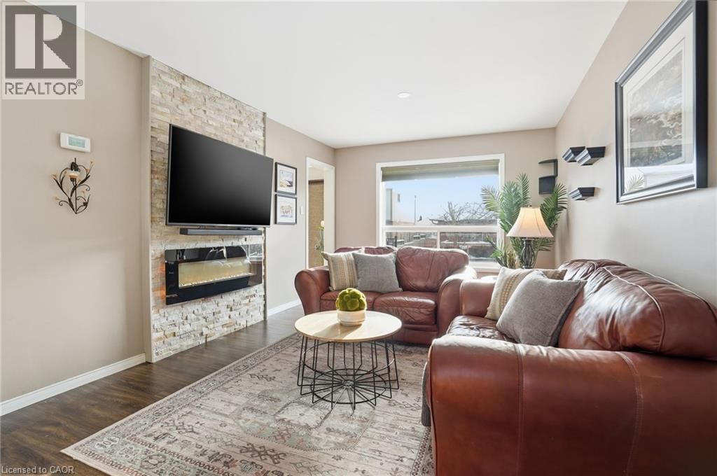 73 RILEY STREET Image 5