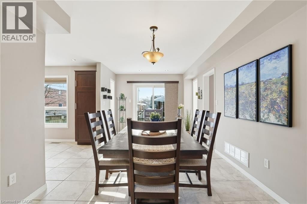 73 RILEY STREET Image 8