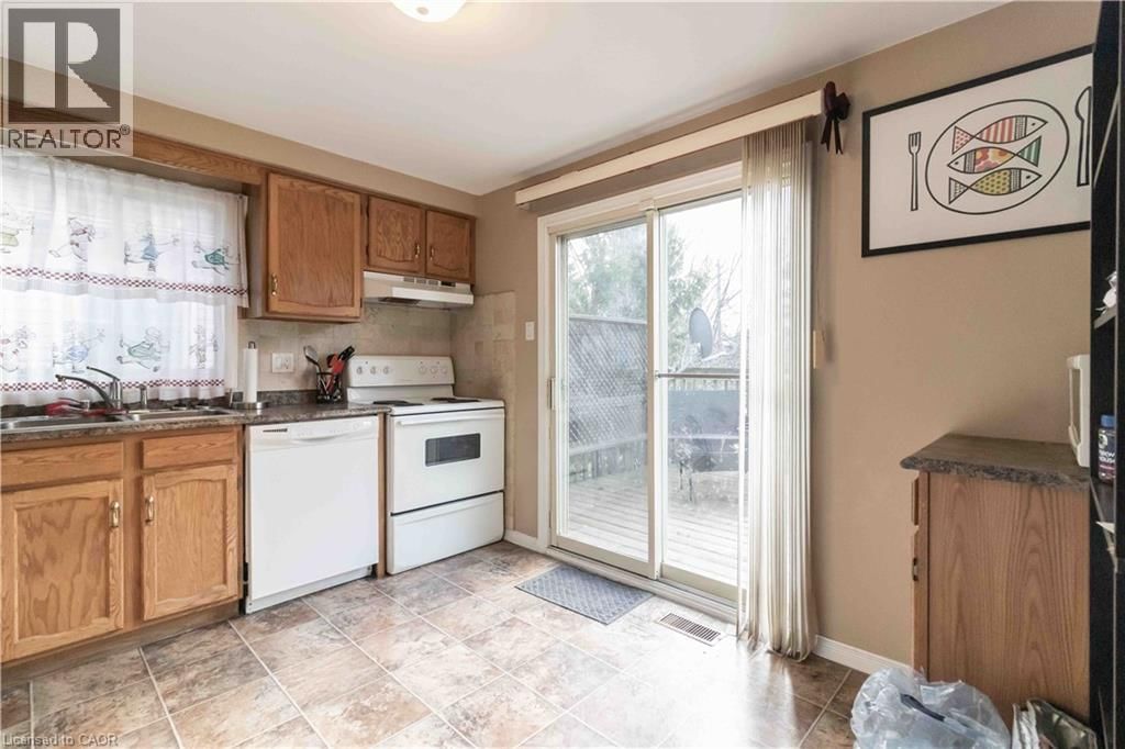 532 PENNY LANE Image 14