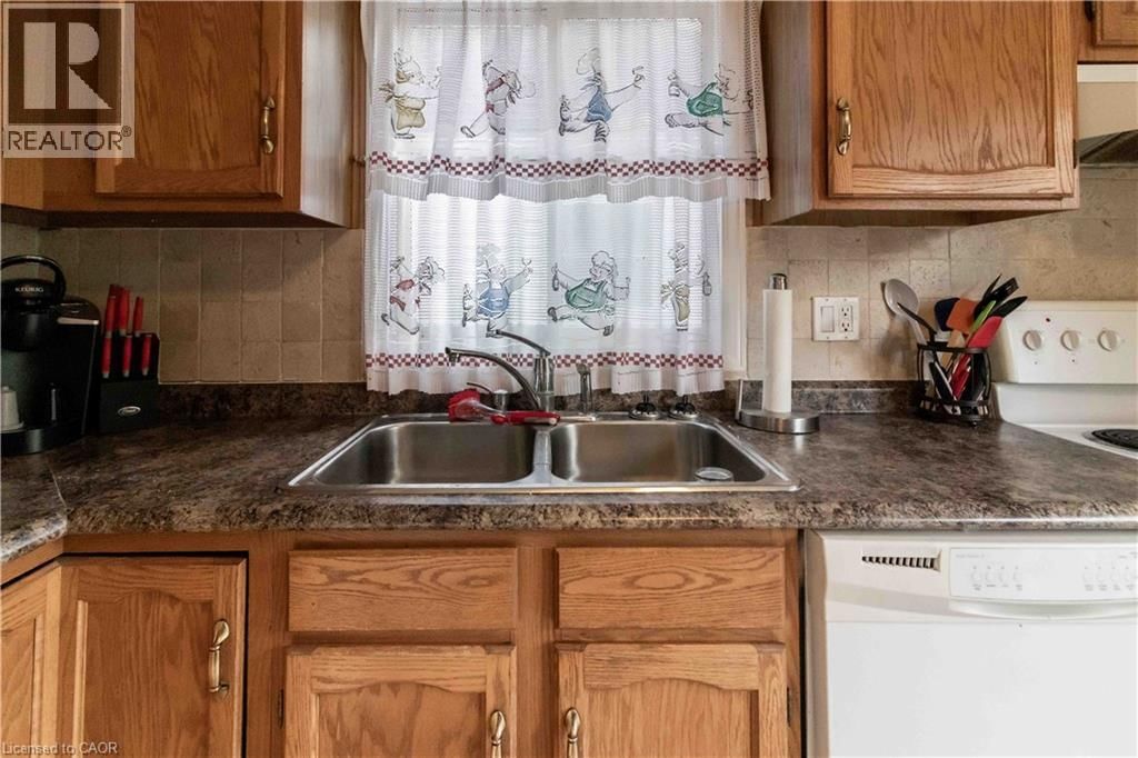 532 PENNY LANE Image 15