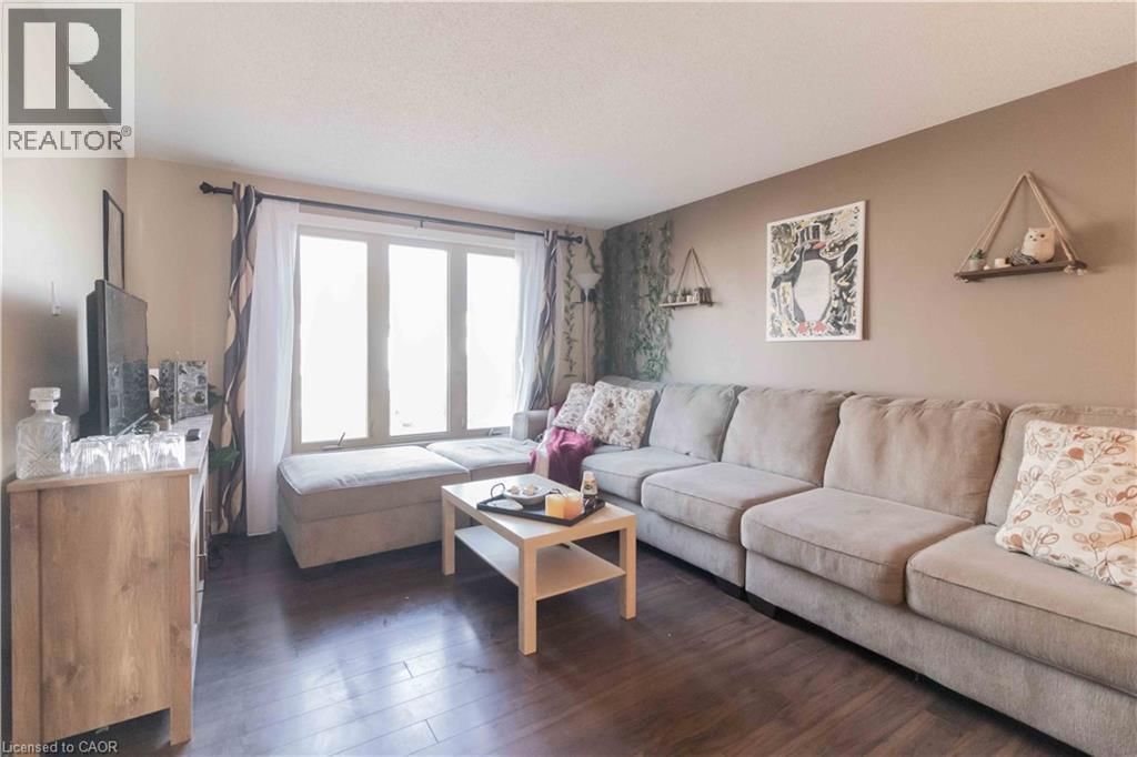 532 PENNY LANE Image 25