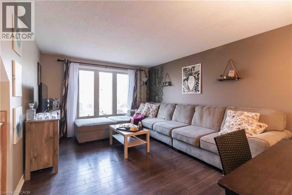 532 PENNY LANE Image 4