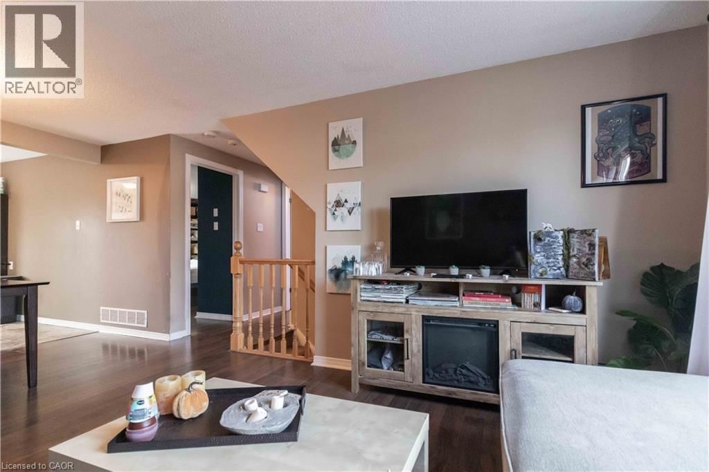 532 PENNY LANE Image 6