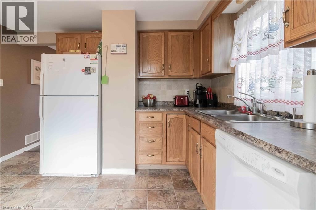 532 PENNY LANE Image 9