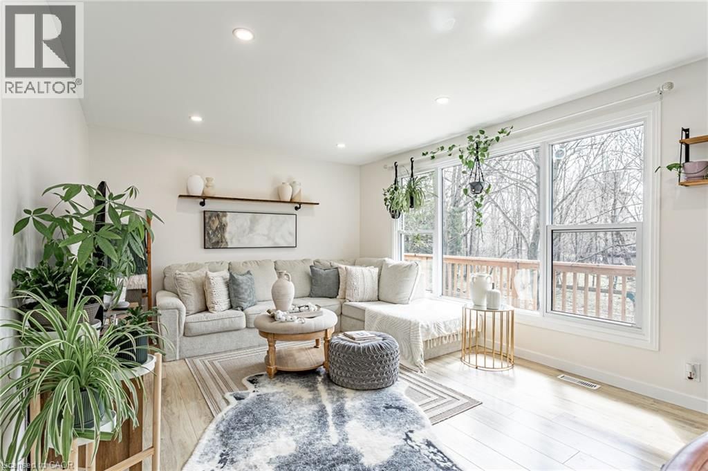 23 DOVER STREET Image 15