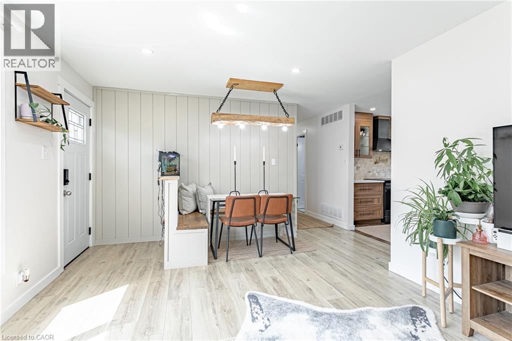 23 DOVER STREET Image 18