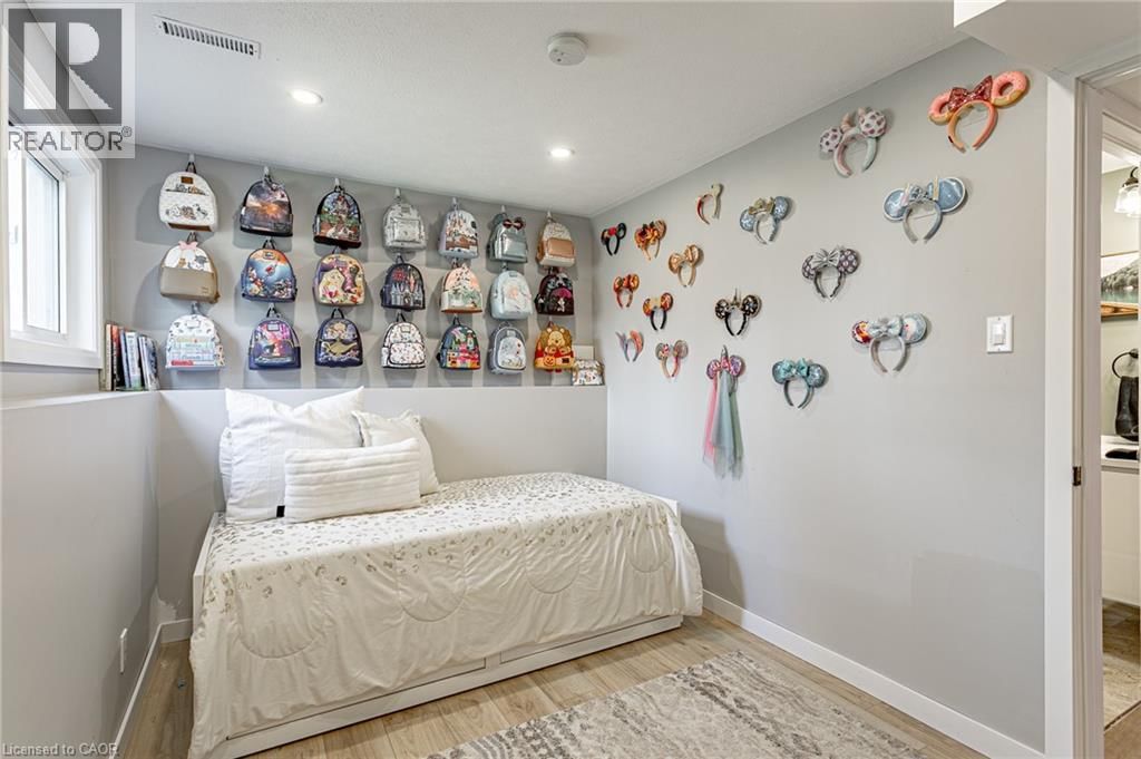 23 DOVER STREET Image 36