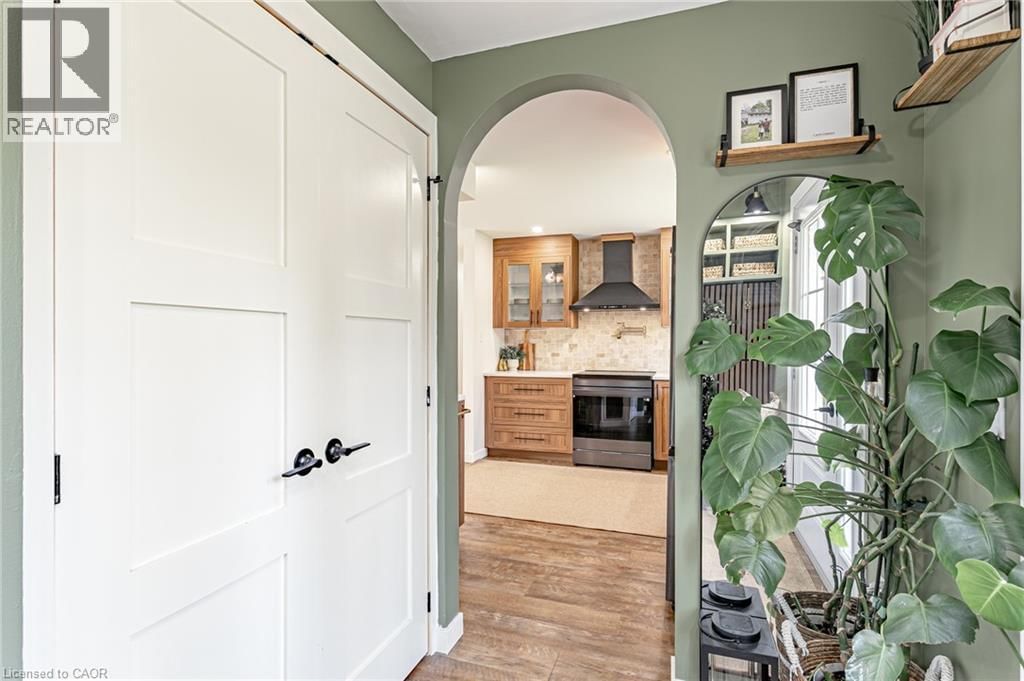 23 DOVER STREET Image 8