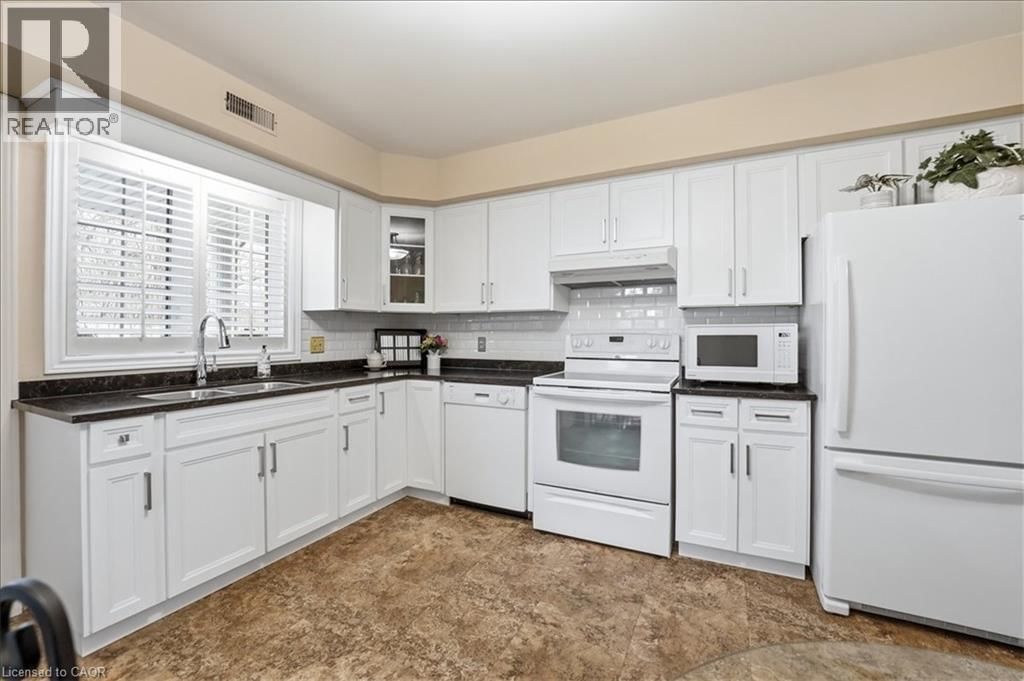 104 - 433 LINWELL ROAD Image 11