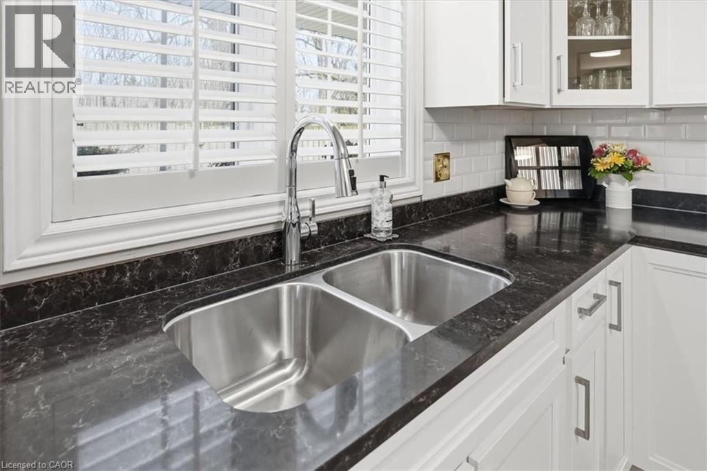 104 - 433 LINWELL ROAD Image 12