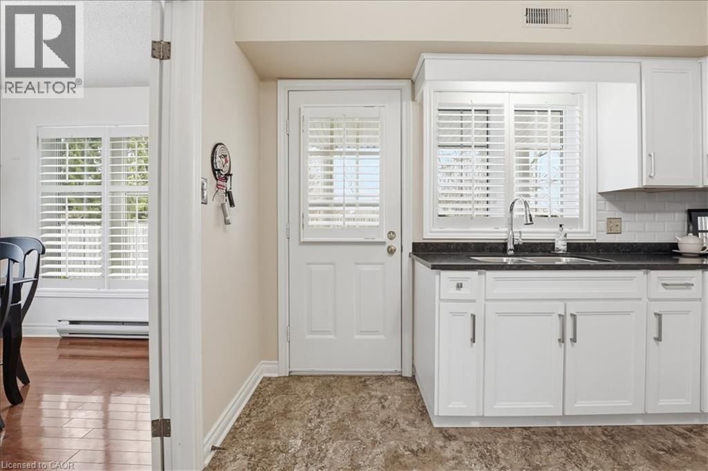 104 - 433 LINWELL ROAD Image 13