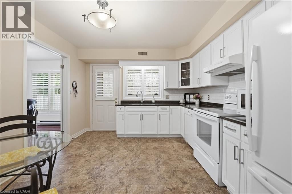 104 - 433 LINWELL ROAD Image 9