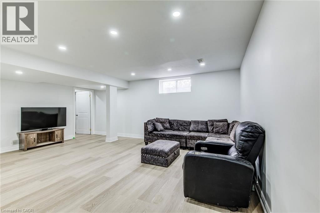 617 THORNDALE DRIVE Image 38