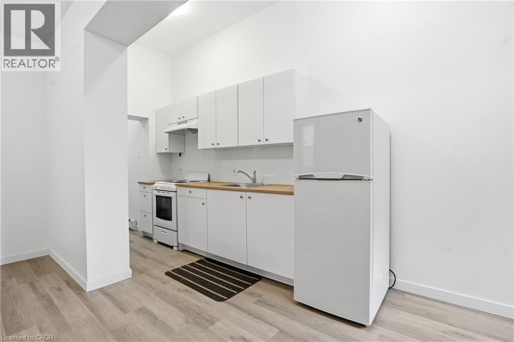 14 AVENUE PLACE Image 11