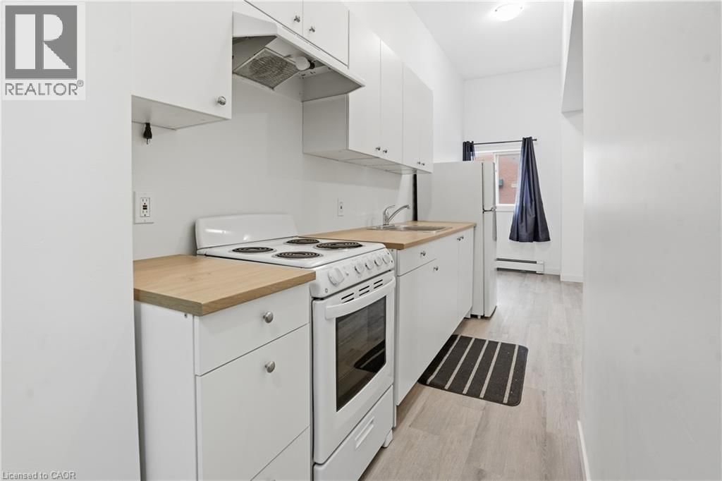 14 AVENUE PLACE Image 12