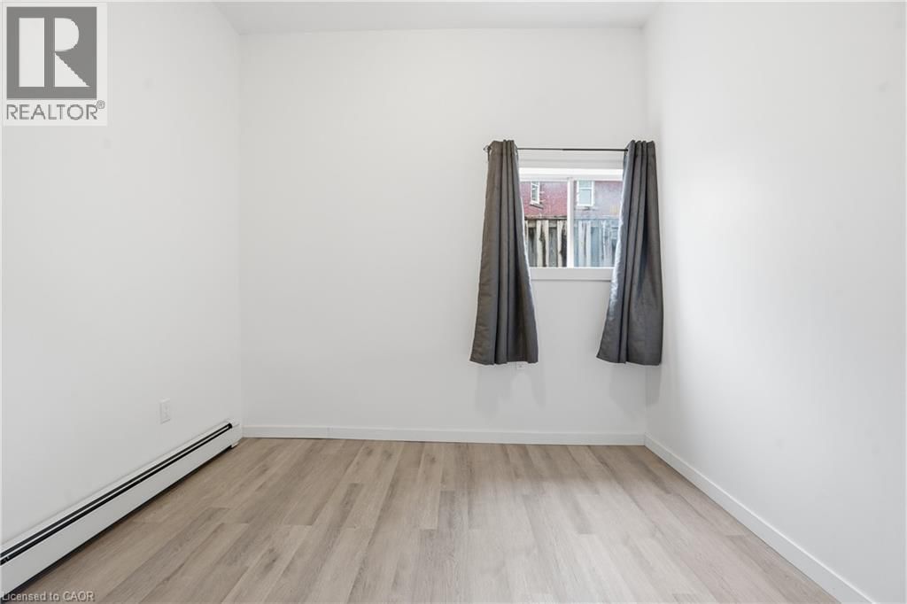 14 AVENUE PLACE Image 13