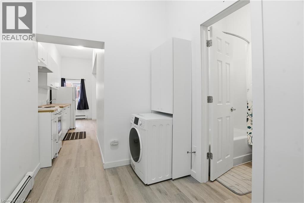 14 AVENUE PLACE Image 16