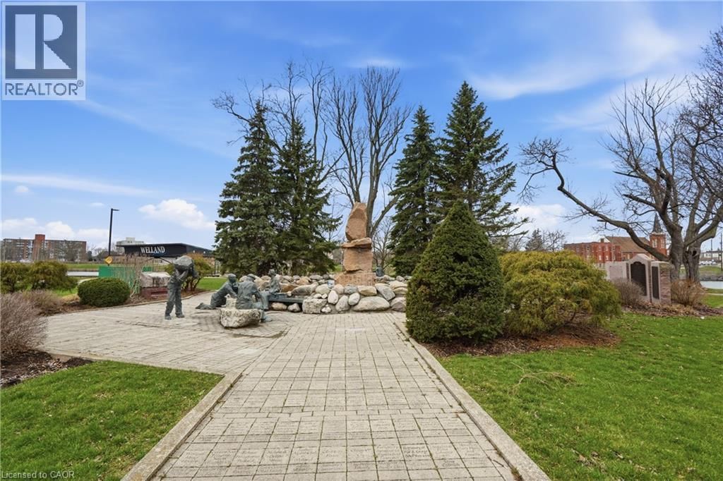 14 AVENUE PLACE Image 18