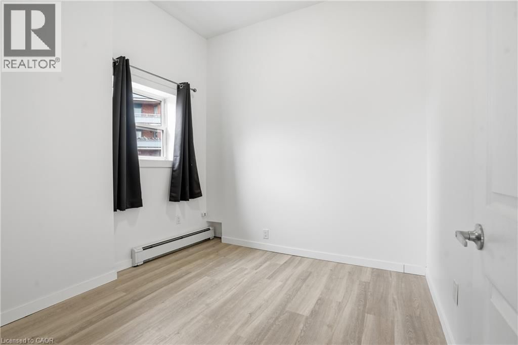 14 AVENUE PLACE Image 6