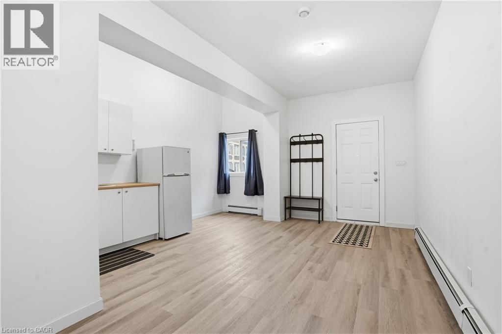 14 AVENUE PLACE Image 9