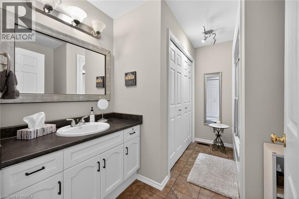 44 - 570 WEST STREET Image 19