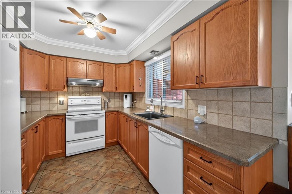 44 - 570 WEST STREET Image 6