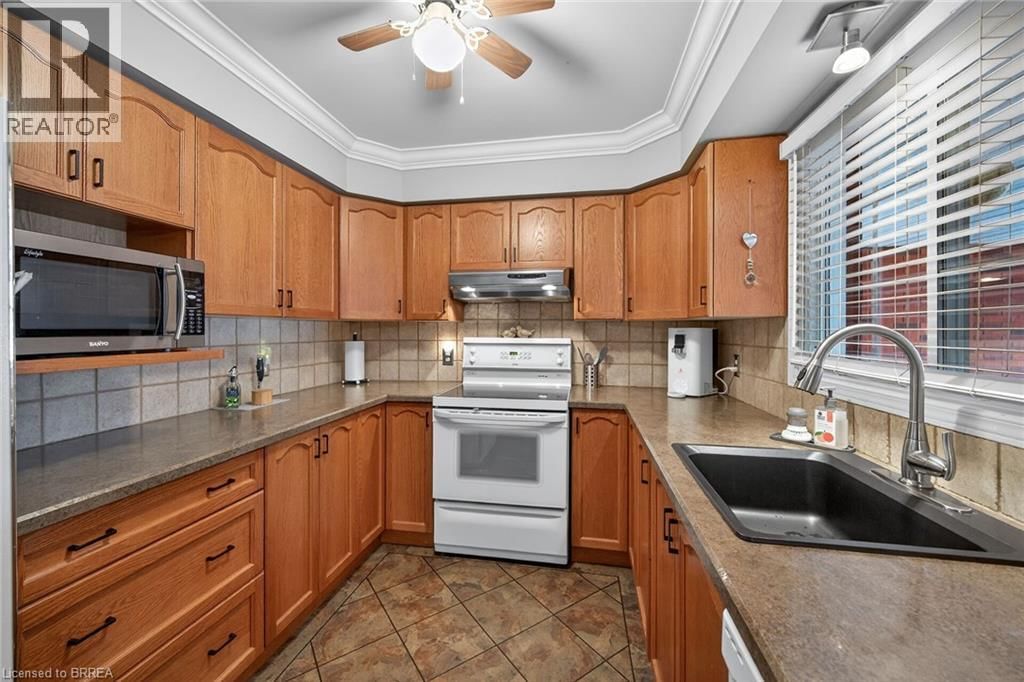 44 - 570 WEST STREET Image 7