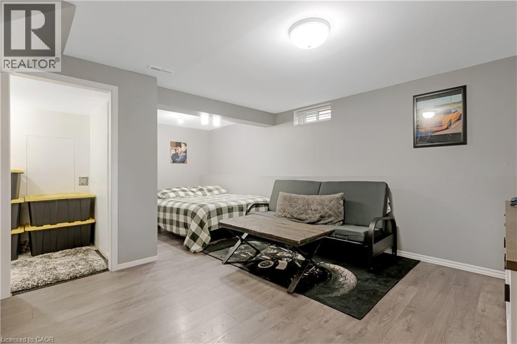 83 DUNSDON STREET Image 32