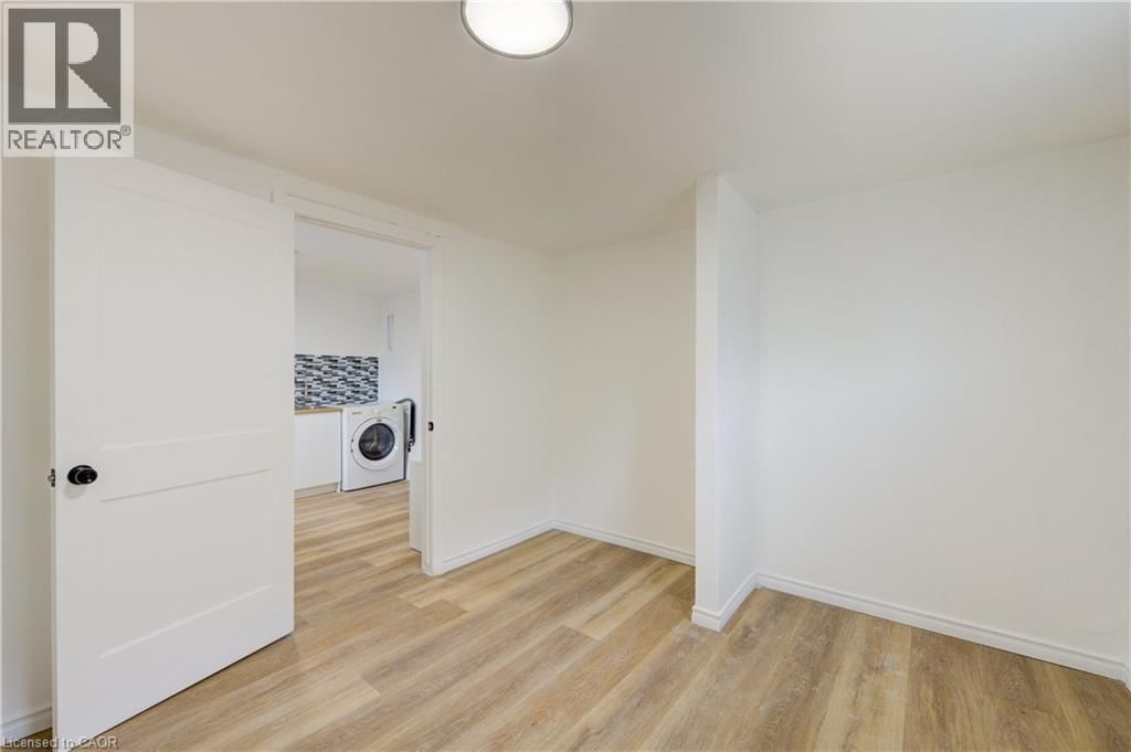 524 SIMCOE STREET Image 14