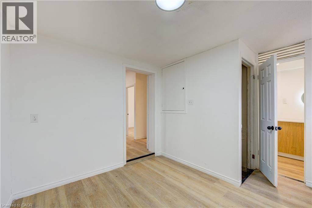 524 SIMCOE STREET Image 15