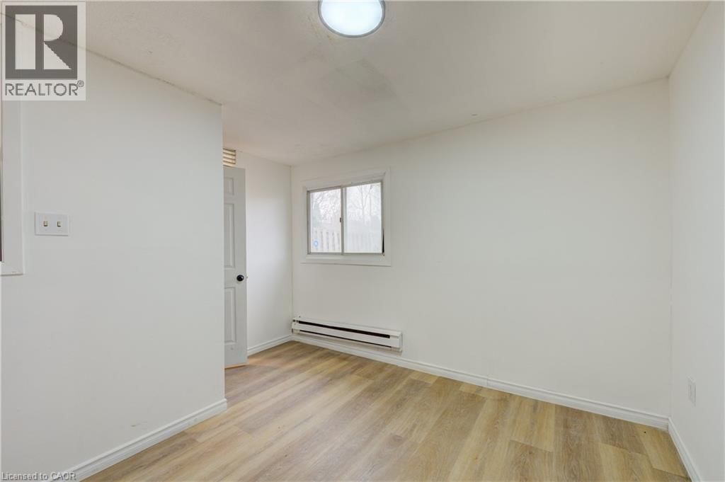 524 SIMCOE STREET Image 16