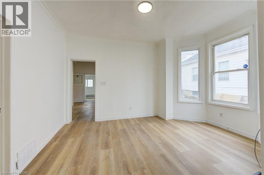 524 SIMCOE STREET Image 27