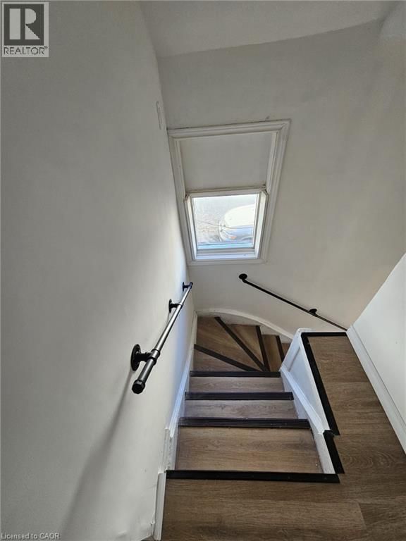 524 SIMCOE STREET Image 3