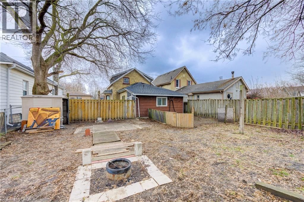 524 SIMCOE STREET Image 44