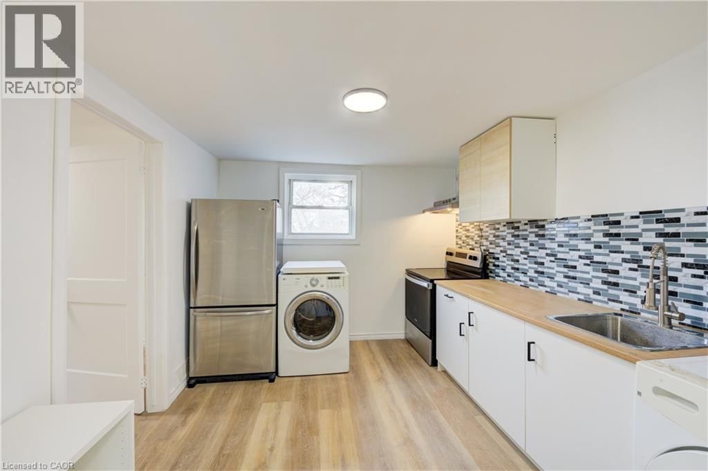 524 SIMCOE STREET Image 9