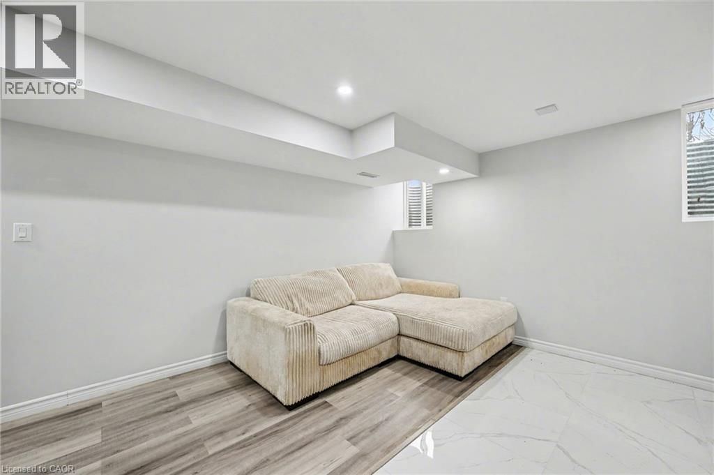 24 DERBY DRIVE Image 9