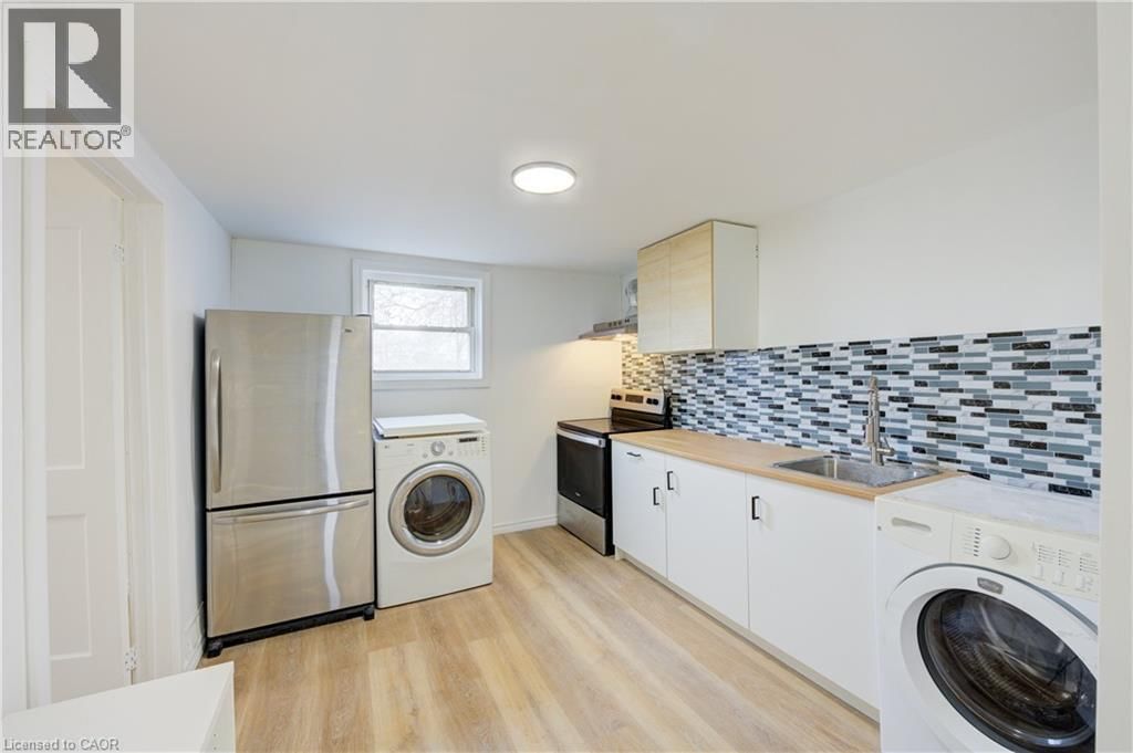 524 SIMCOE STREET Image 11