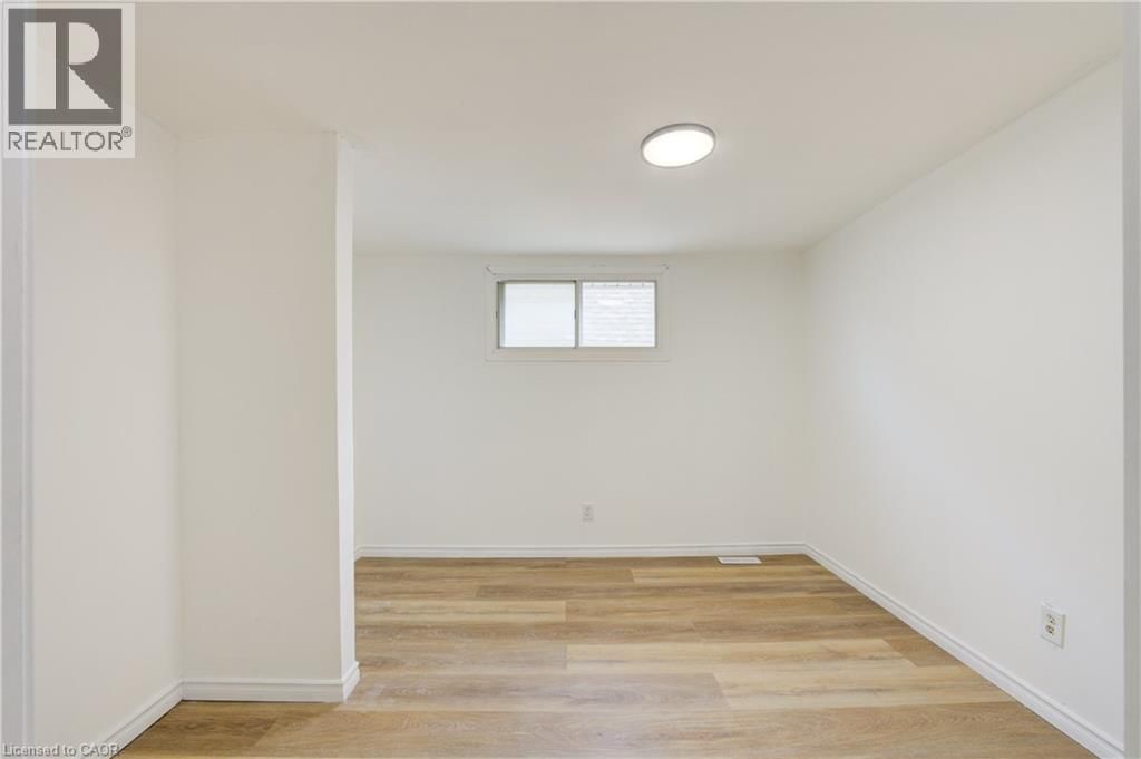 524 SIMCOE STREET Image 13