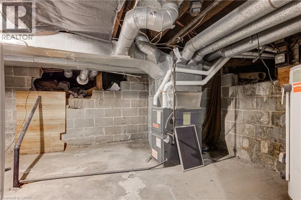 524 SIMCOE STREET Image 39