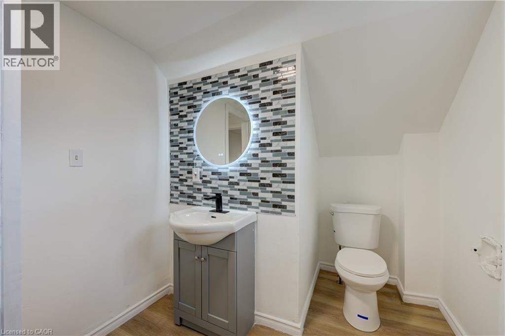 524 SIMCOE STREET Image 6